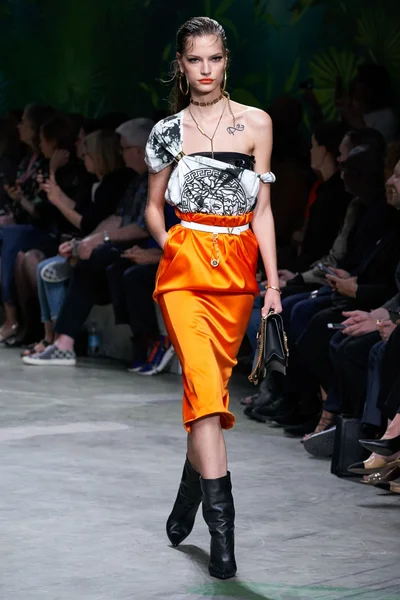 Look 35